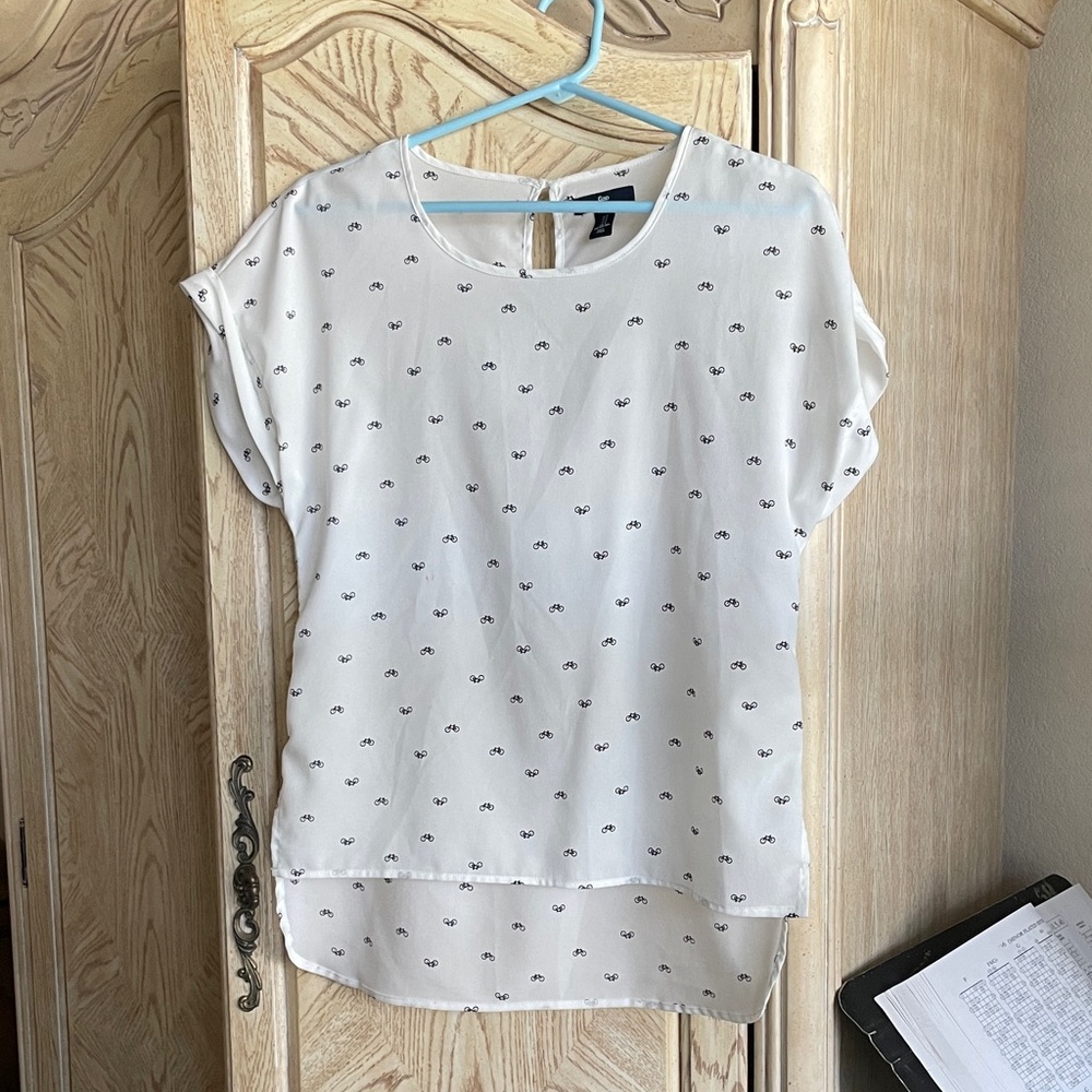 GAP High-Low White Blouse with Bicycle Pattern